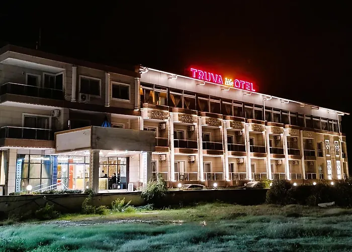 Truva Life Hotel Samandag photo